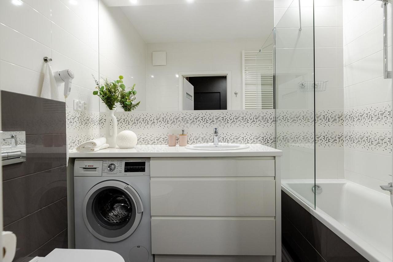 Studio Wola Apartament Kasprzaka - Wifi + Smart Tv Warszawa Exteriör bild