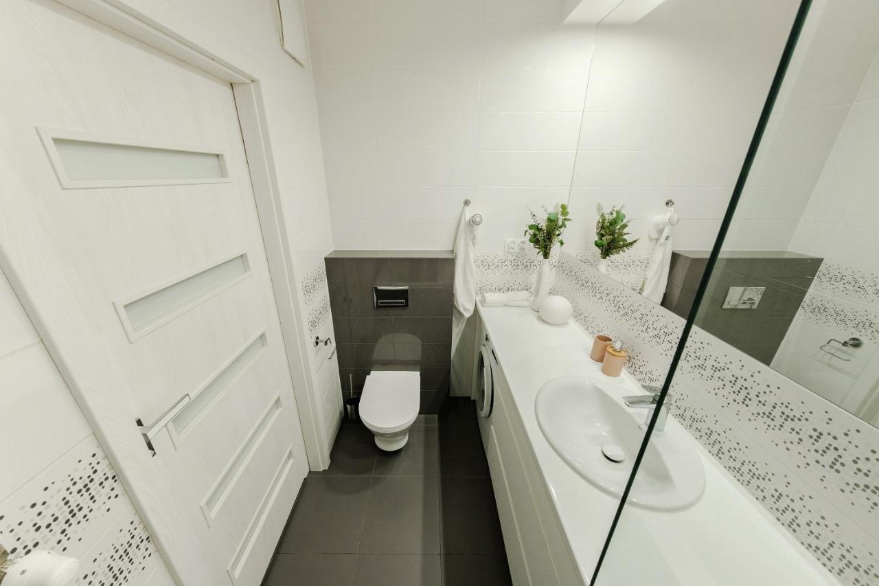 Studio Wola Apartament Kasprzaka - Wifi + Smart Tv Warszawa Exteriör bild